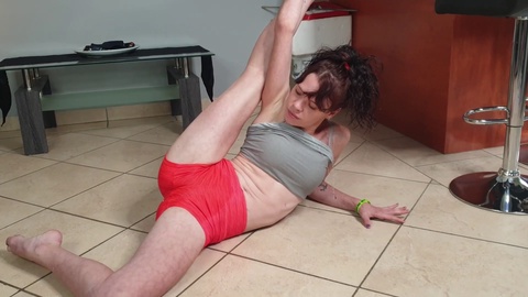 CameltoeBabes3 on X: Cameltoe in her grey yoga pants  #cameltoe  #yogapants  / X